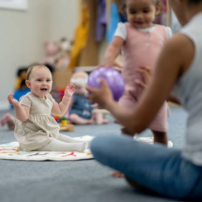 Atelier Parent-Bébé (0-6 mois) : Éveil sensoriel & moteur