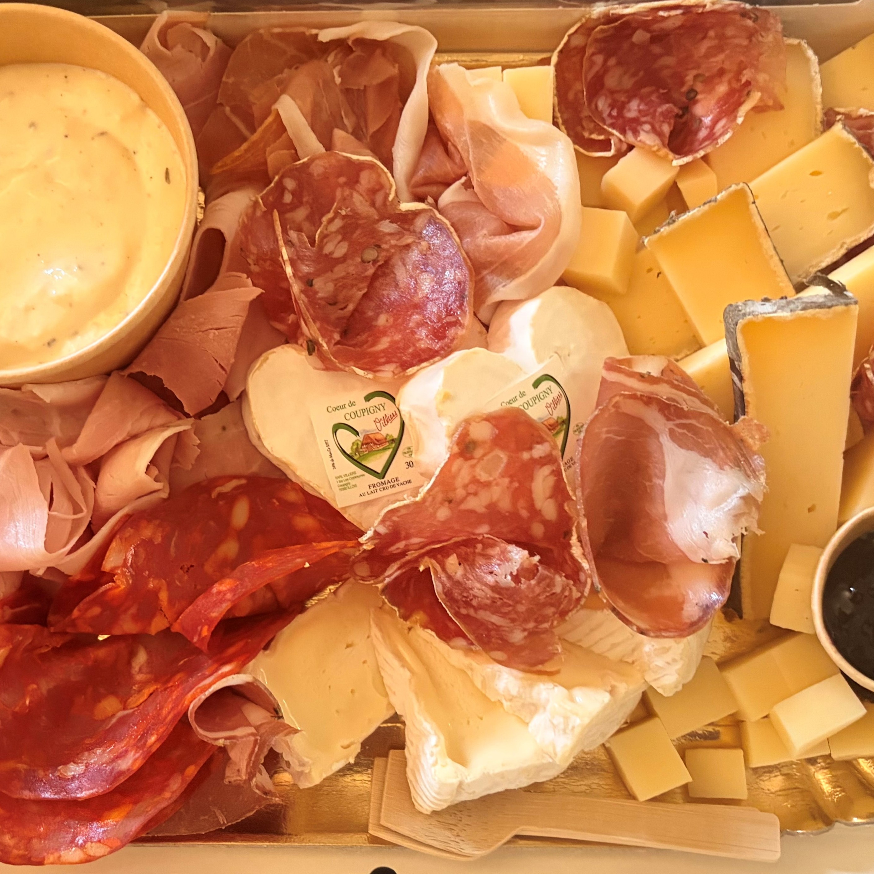 Pack Duo (2 adultes) + 1 planche mix charcuteries/fromages